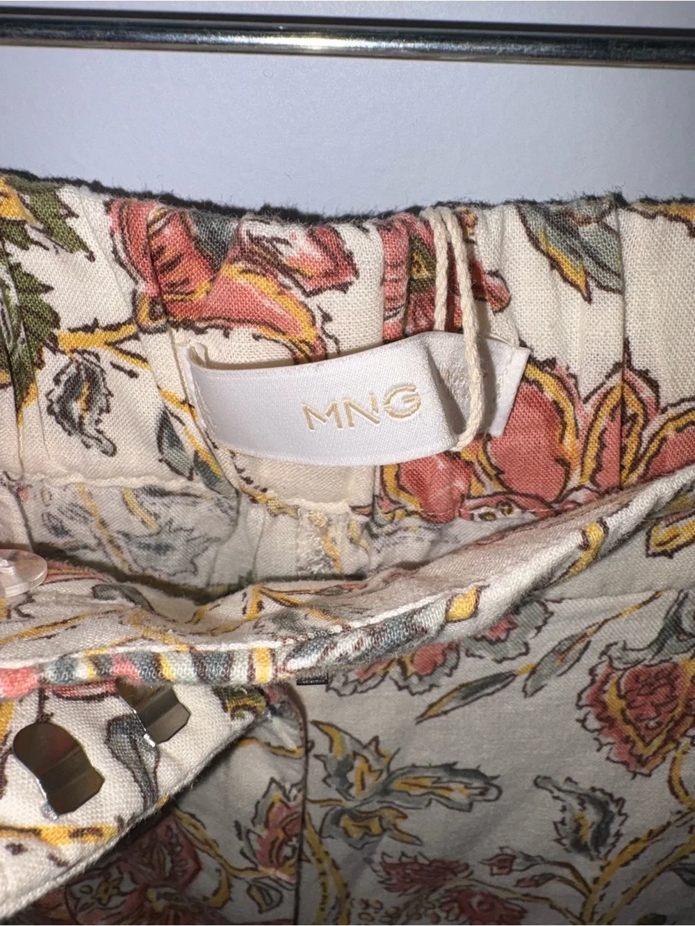 NWT Mango Cream Floral Wide Legged Trousers with Rust and Olive Motif